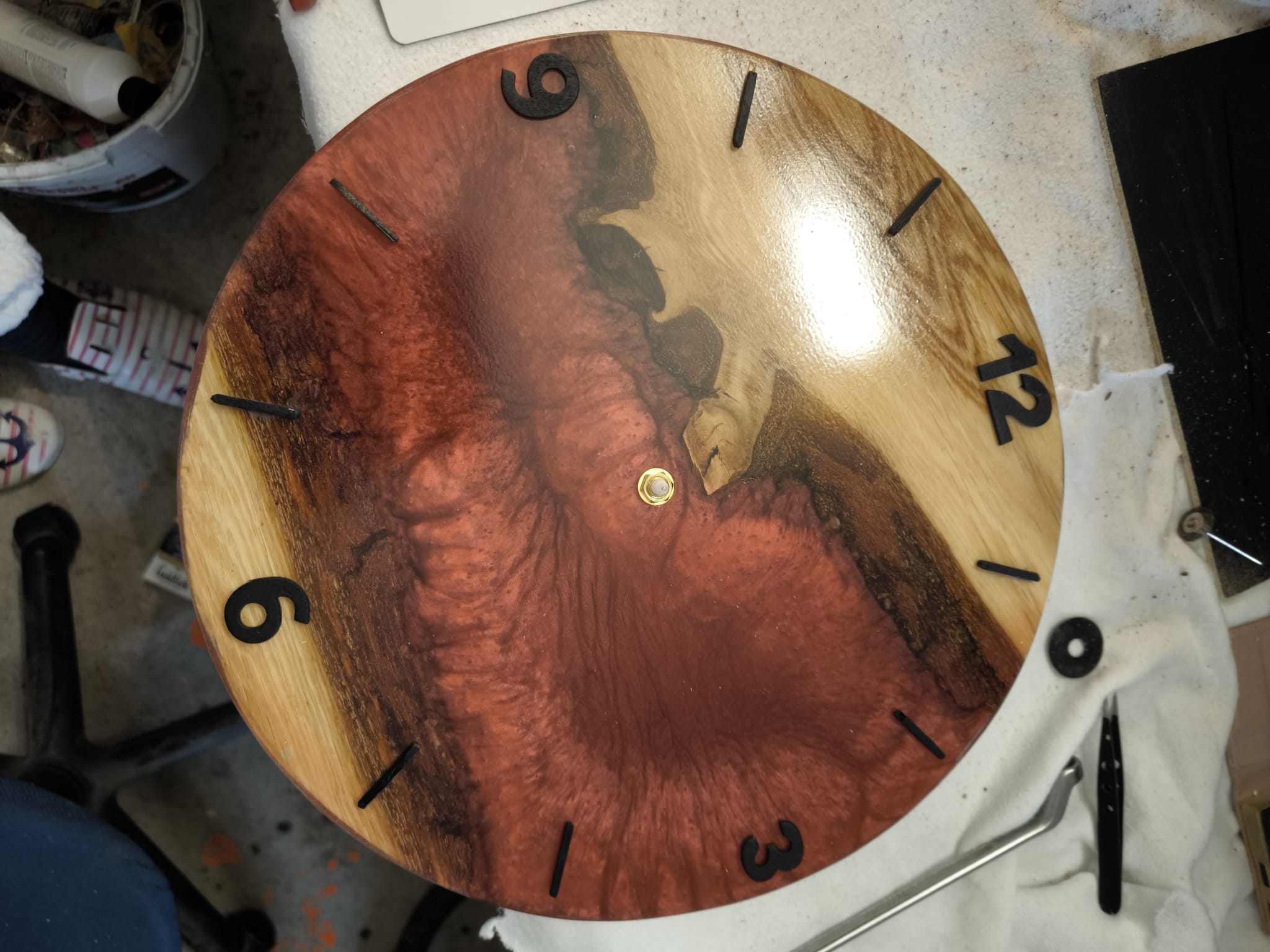Epoxidharz Wanduhr